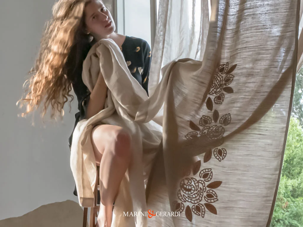 Alba chiara tenda moderna lino con ricamo fiori