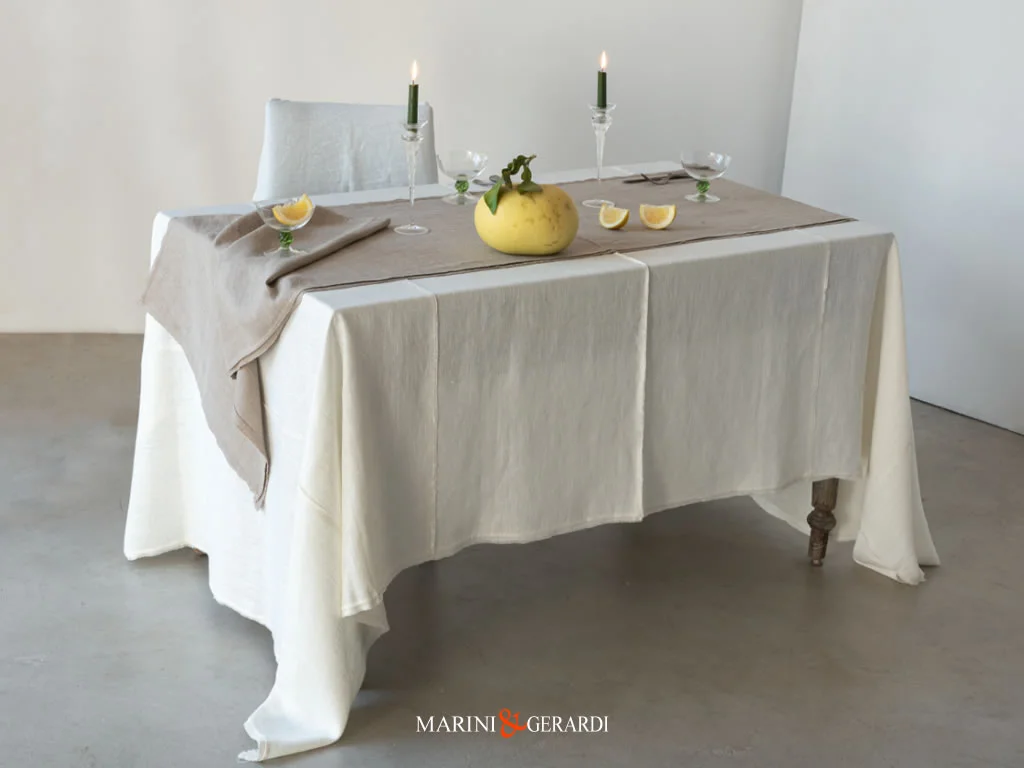 Tovaglie da tavola eleganti moderne in lino bianca con runer romeo giulietta